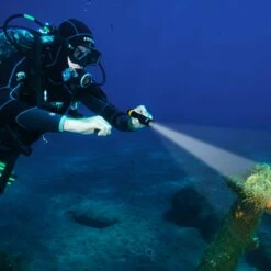 Orca-torch-phare-plongee-d700-1700-lumen-pas-cher-sub-odyssee -Sub-Odyssee Soldes Magasin d700 phare 1700 lumens orca torch 5